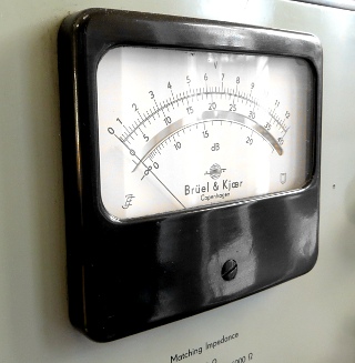 Brüel & Kjær dB Meter